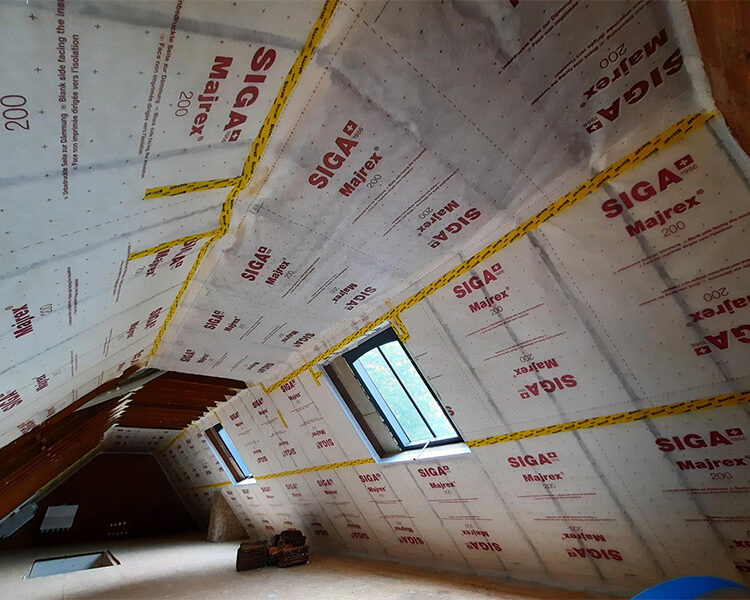 dakisolatie in Destelbergen met spray-schuim