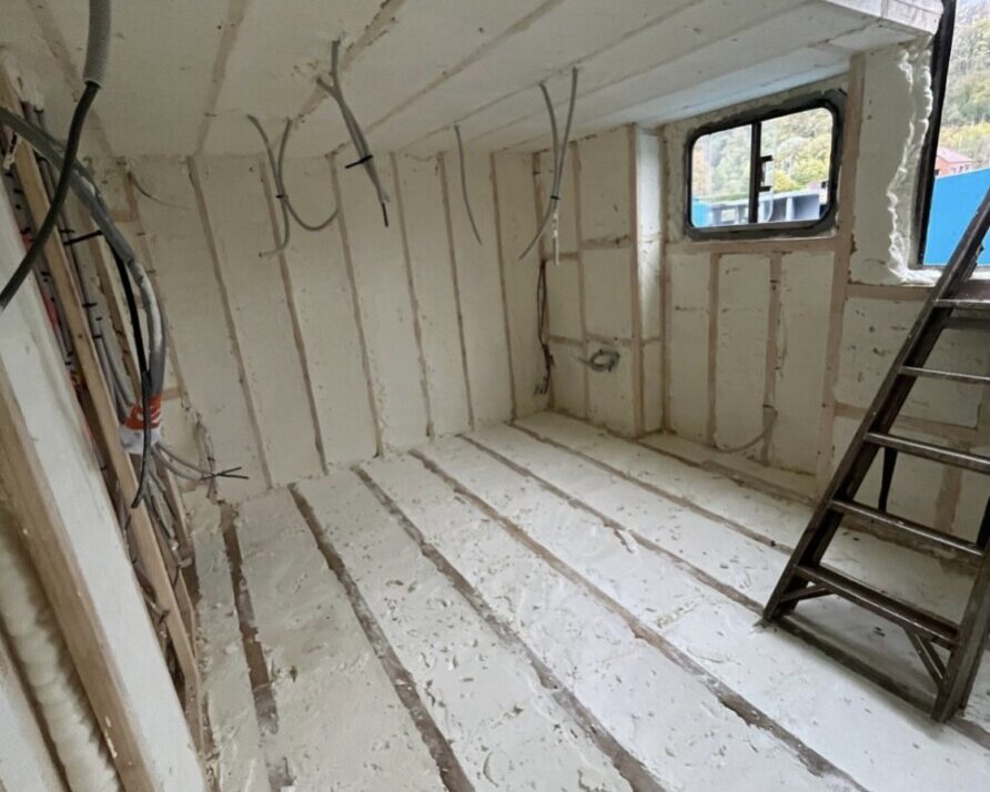 Isolation par l'intérieur d'un bateau à Andenne