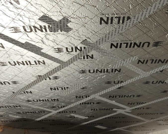 Plafond d'une cave isolé avec des panneaux PIR