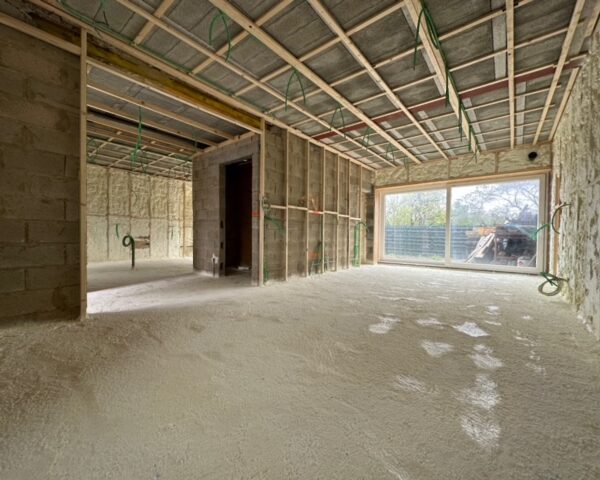 Rénovation et isolation d’une habitation en pierre à Falmignoul