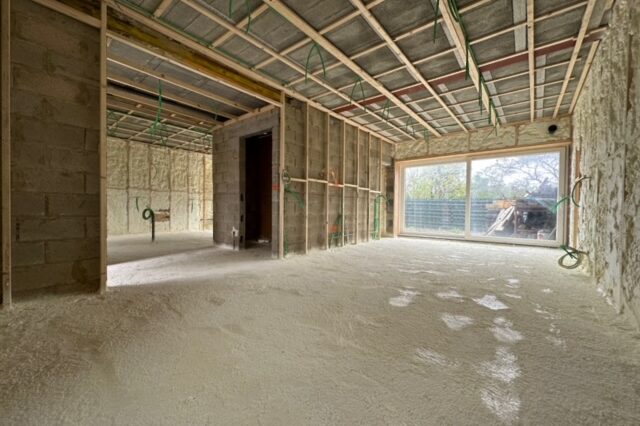 Rénovation et isolation d’une habitation en pierre à Falmignoul