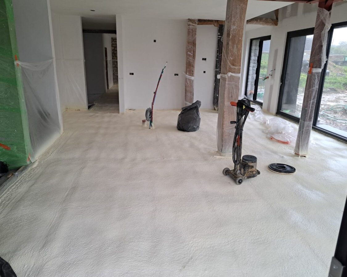 Isolation par mousse projetée d'une ferme à Merbes-le-Château