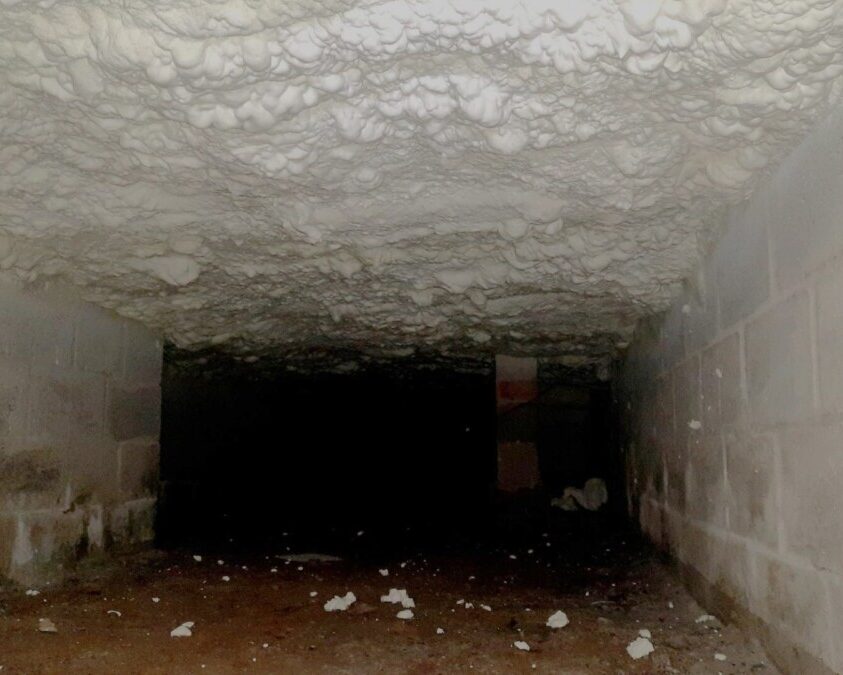 Isolation par mousse projetée d'un vide sanitaire à Brasschaat