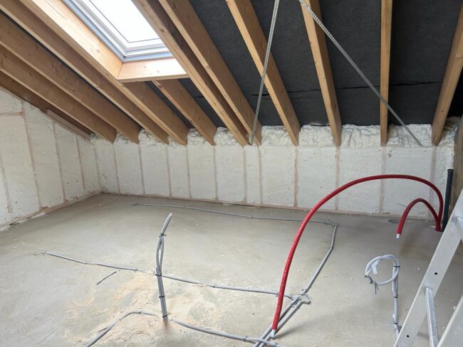 Isolation des murs avec mousse polyuréthane à Ernonheid