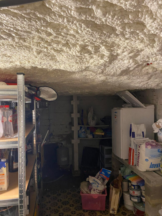 Isolation du plafond d'une cave à Gembloux