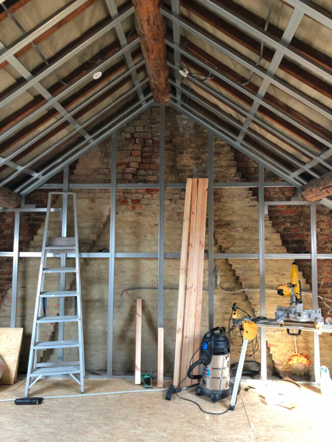 Isolation et aménagement d’un grenier à Lincent.