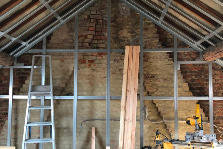 Isolation et aménagement d’un grenier à Lincent.