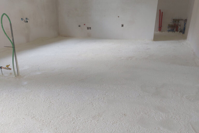 Isolation projetée au sol