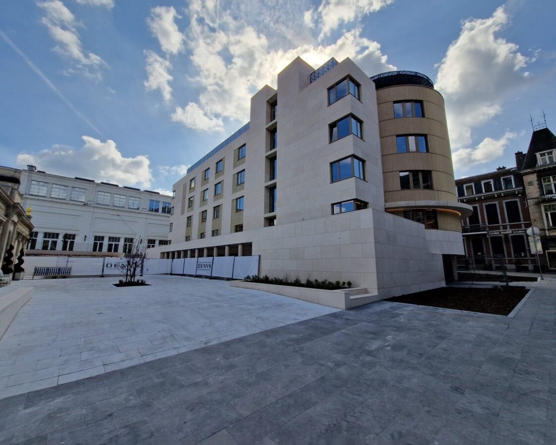 Chantier de rénovation avec mousse HFO à cellules fermées chez Les Bains de Spa