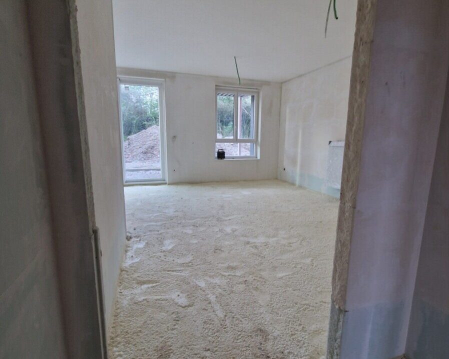 Intervention ISEO Projection sur plus de 3000 m² de sols à Marche-en-Famenne