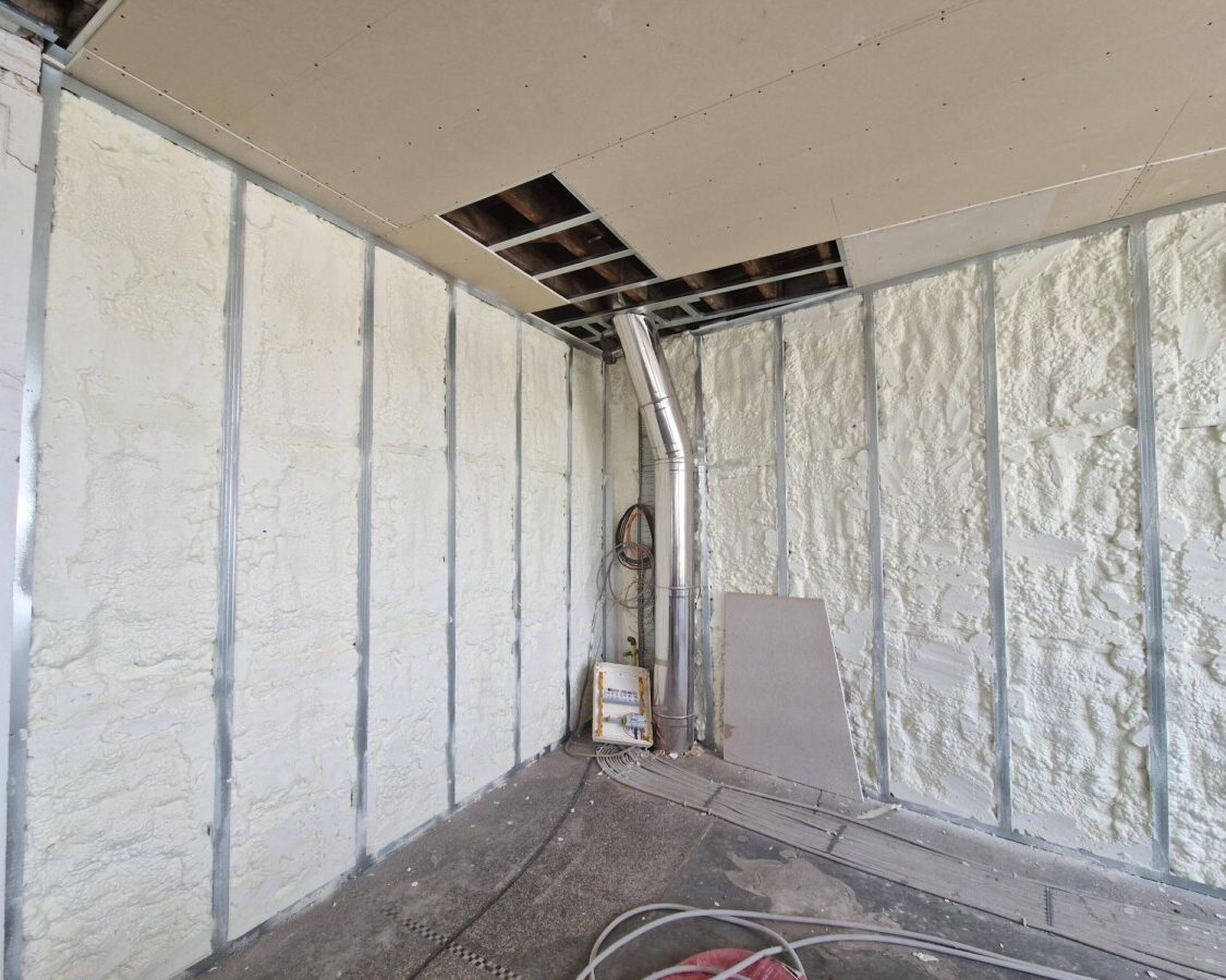 Isolation murale sur mesure dans un bâtiment industriel reconverti à Anvers