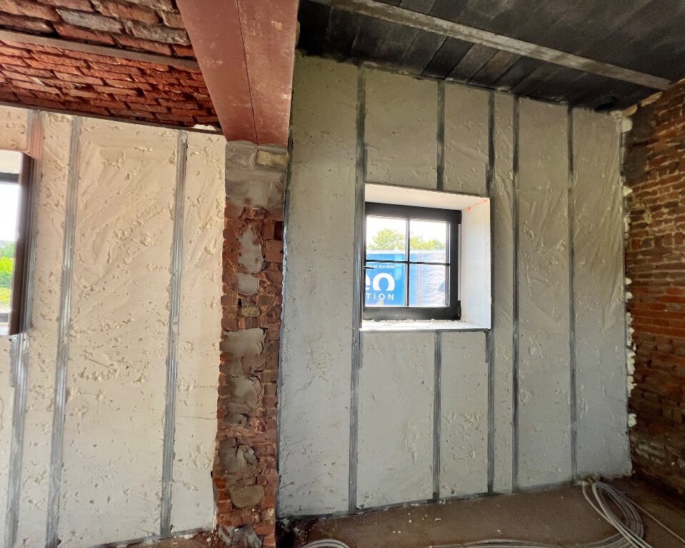 Murs intérieurs recouvert d'isolant en mousse