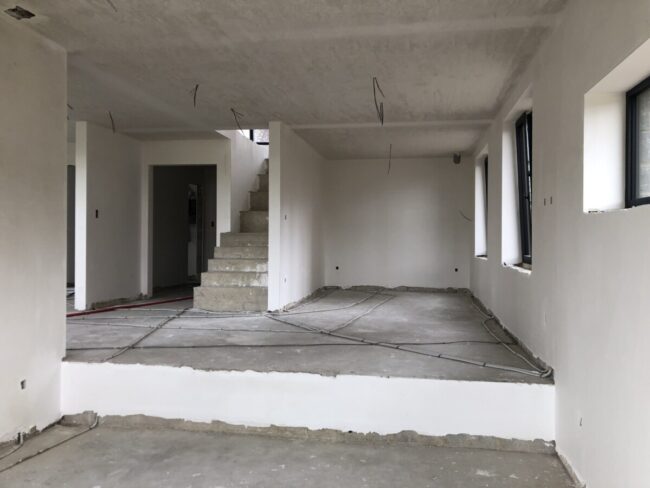 Isolation des sols d'une maison neuve à Braibant