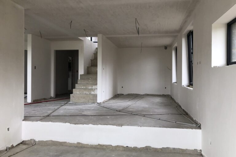 Isolation des sols d'une maison neuve à Braibant