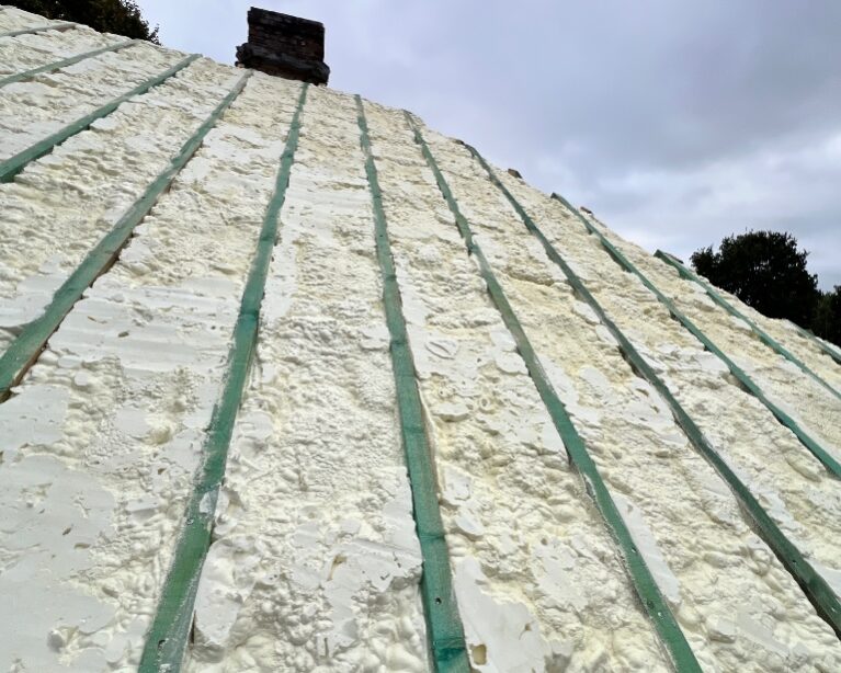 Toit isolé par l'extérieur à Geel