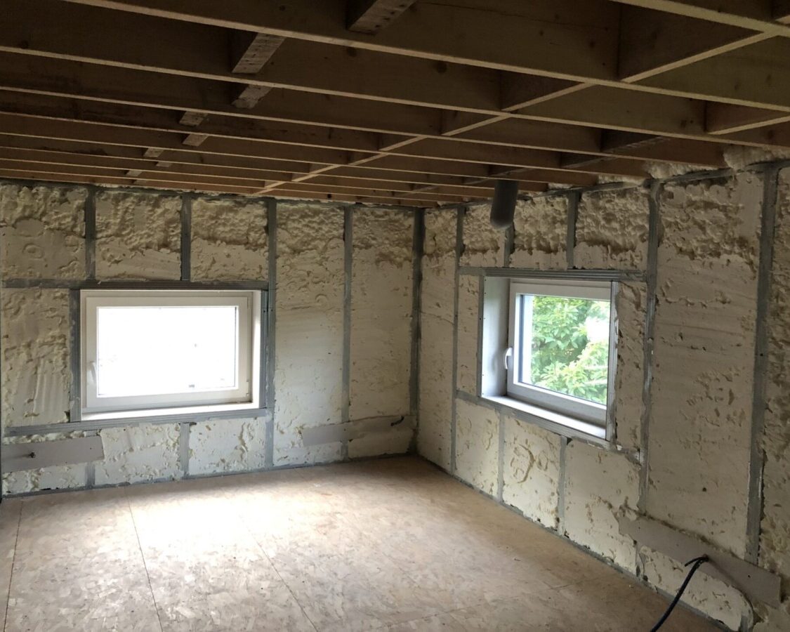 Isolation de murs par mousse projetée à Hemptinnes