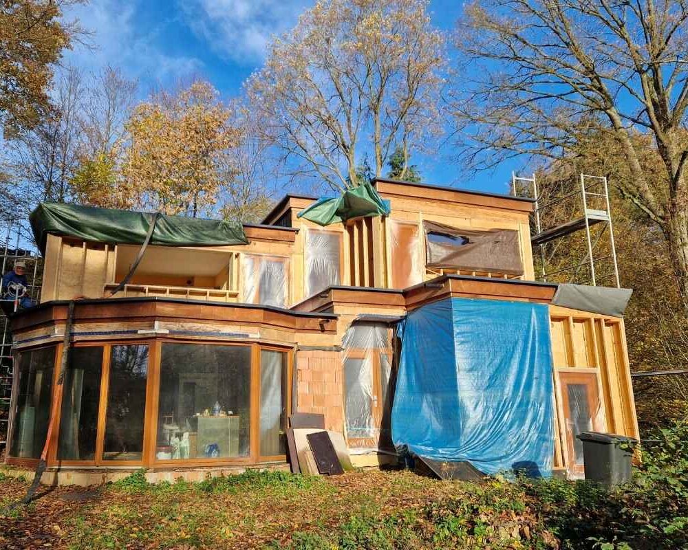Isolation par l'extérieur des murs d'une maison en ossature bois