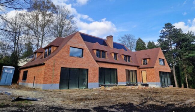 Isolation de sol en mousse projetée d'une maison rénovée à Watermael Boitsfort