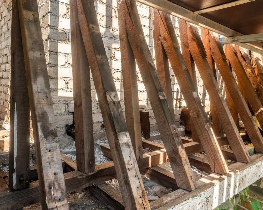 Chantier d'isolation d'une toiture "à la Mansart" à Spa